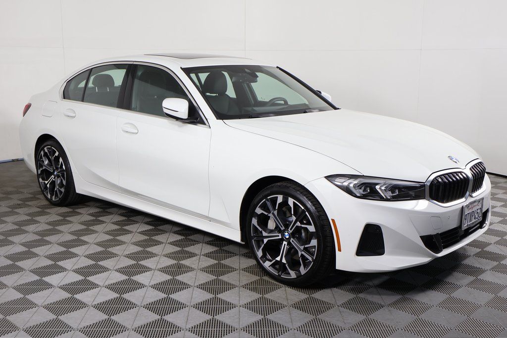 Thumbnail: 2025 BMW 3 Series - 3