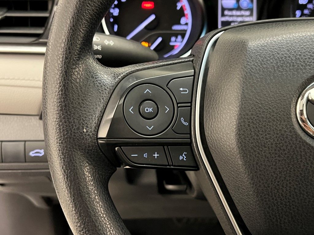 Thumbnail: 2018 Toyota Camry - 25