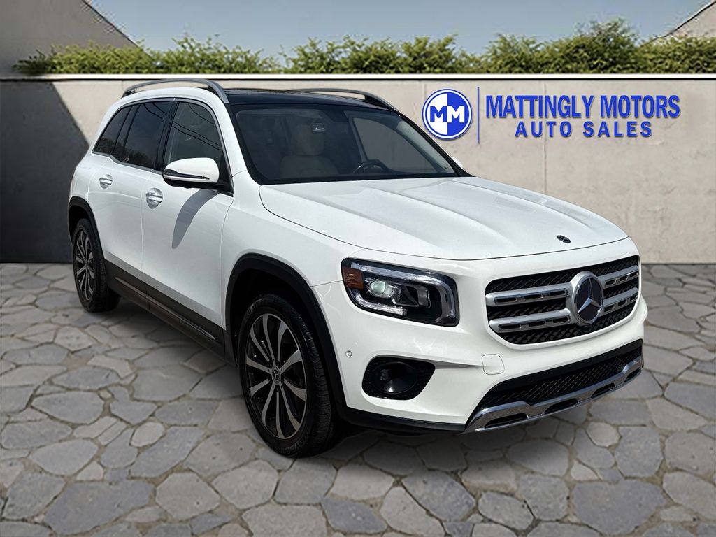 White 2021 Mercedes-Benz GLB 250 FWD SUV / Crossover Front-Wheel Drive 8-Speed Automatic
