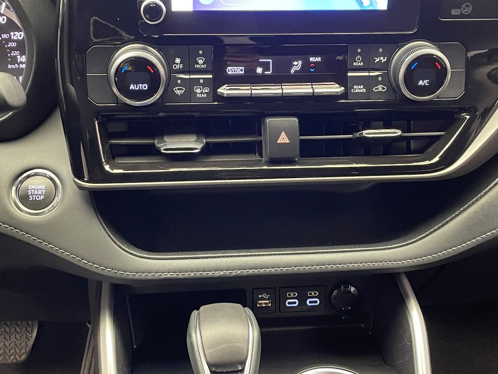 2023 Toyota Highlander XSE 27