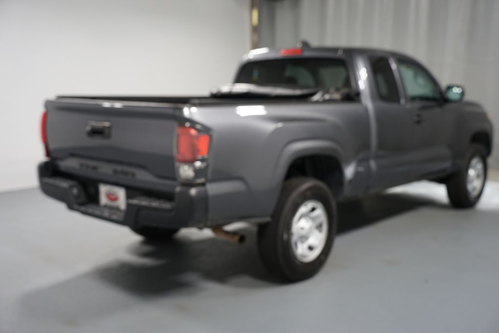 Thumbnail: 2022 Toyota Tacoma - 8