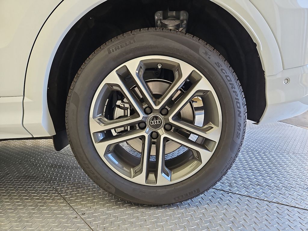 Thumbnail: 2026 Audi Q5 - 6