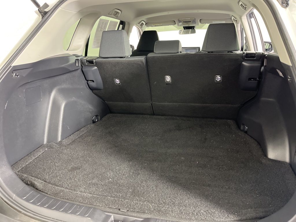 Thumbnail: 2021 Toyota RAV4 - 20