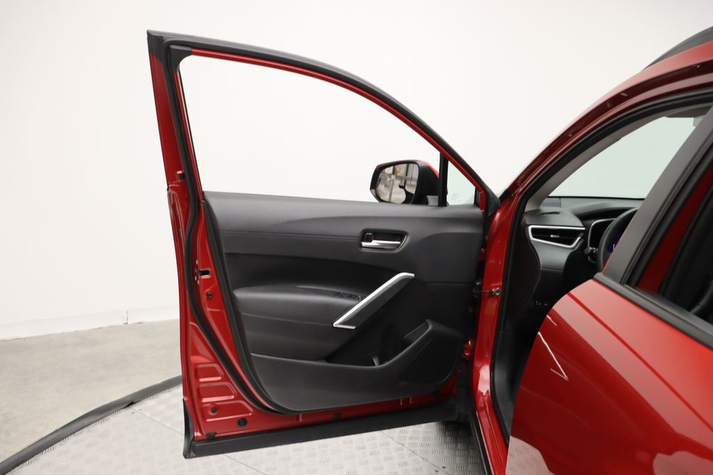 2024 Toyota Corolla Cross XLE 16