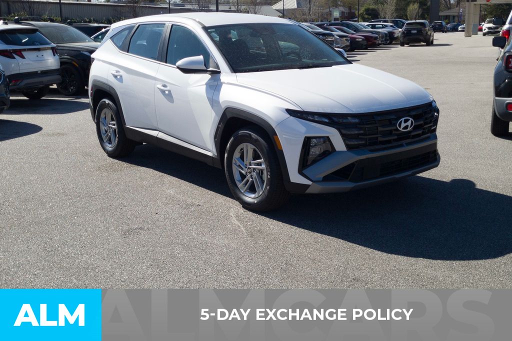 2025 Hyundai Tucson SE photo 3