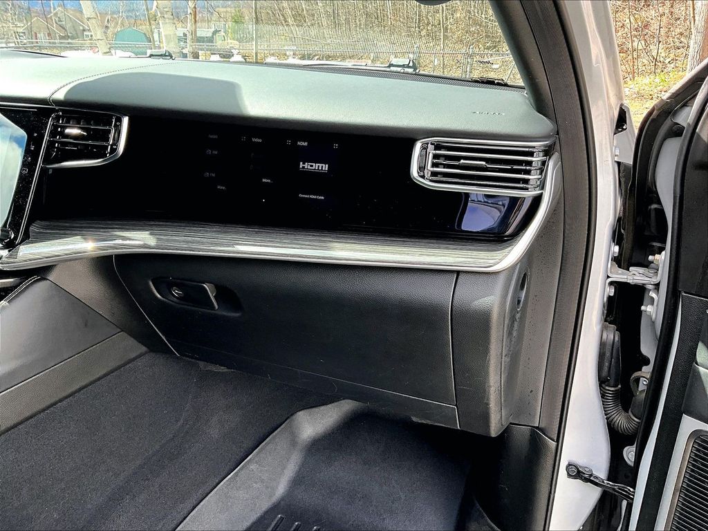 2022 Jeep Wagoneer — photo 13