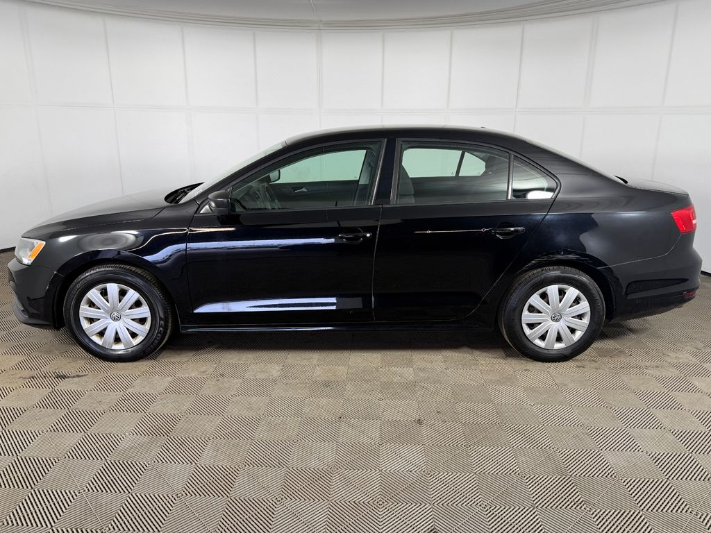 Used 2015 Black Volkswagen 2.0L S image 6