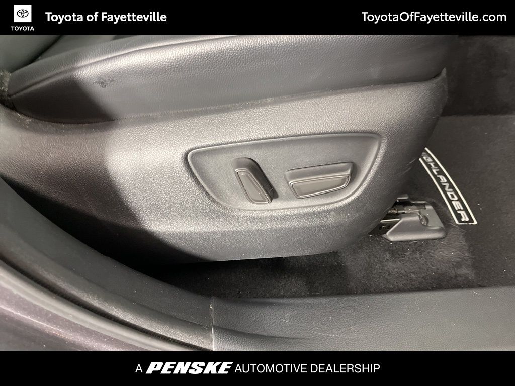 Thumbnail: 2021 Toyota Highlander - 9