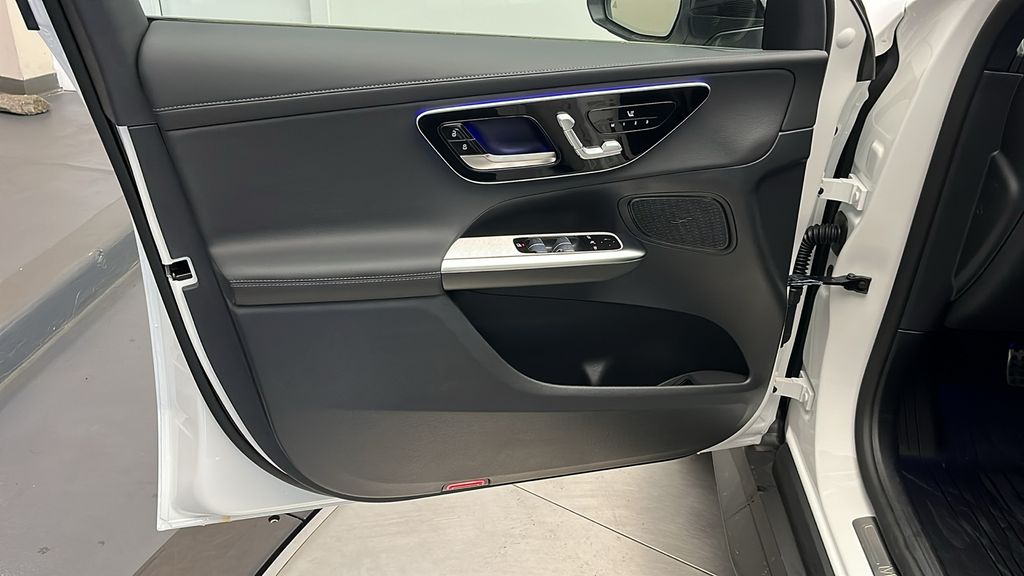 2025 Mercedes-Benz GLC 350 11