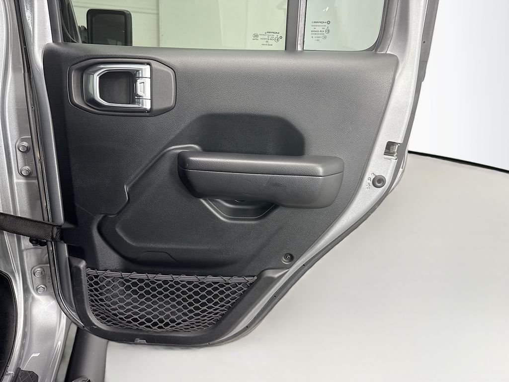 Thumbnail: 2021 Jeep Gladiator - 25