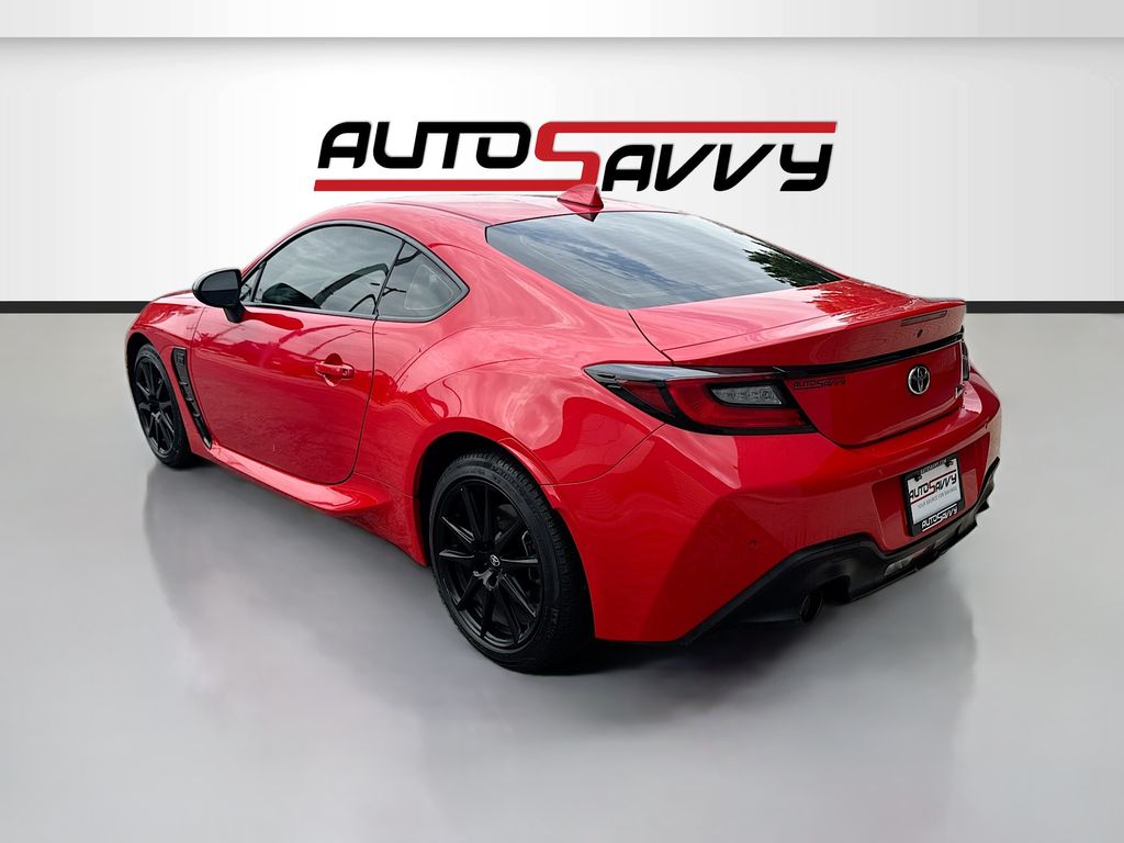 Used 2022 Black Toyota Base image 5