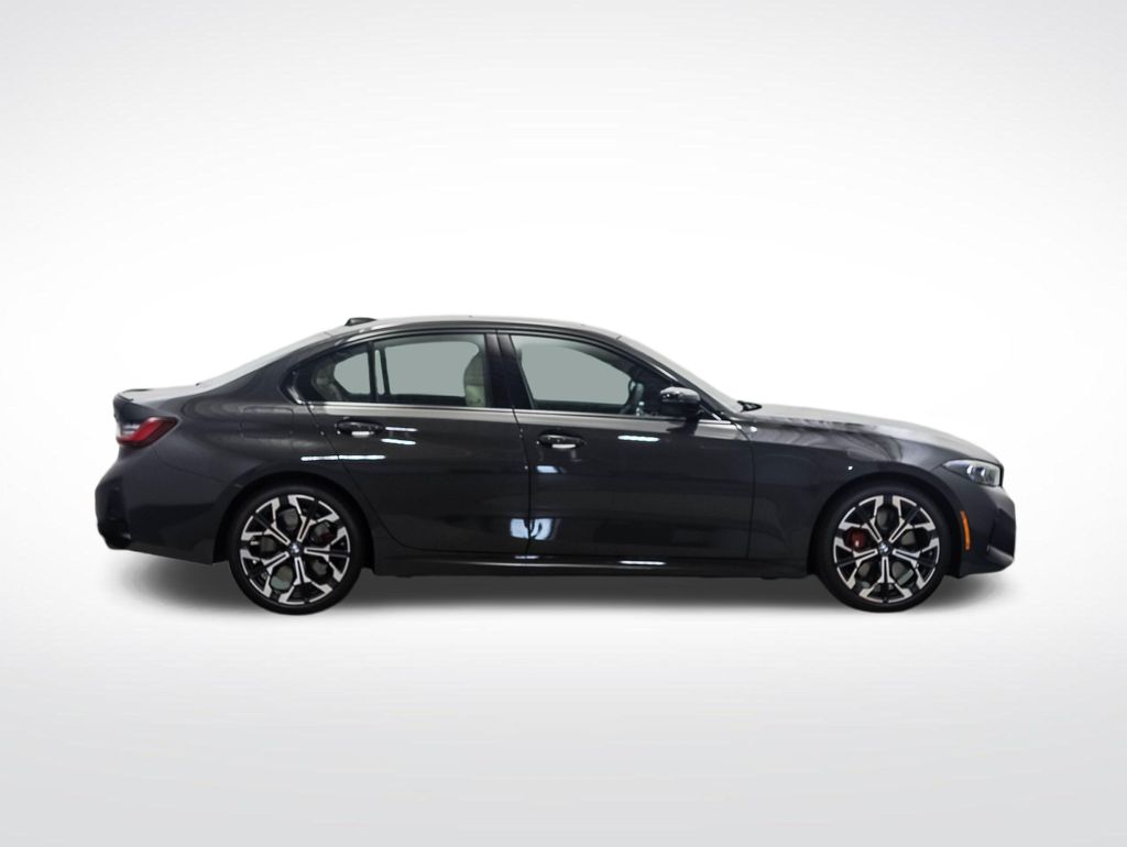 Thumbnail: 2026 BMW 3 Series - 6