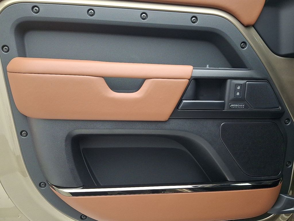 Thumbnail: 2026 Land Rover Defender - 9