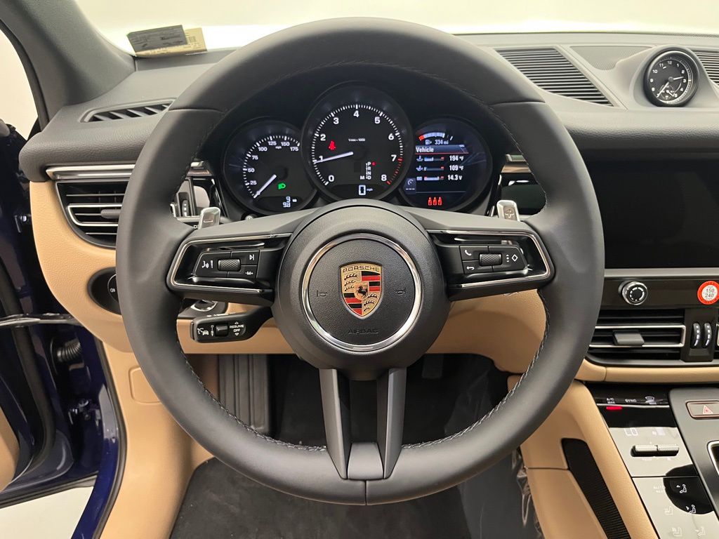 Thumbnail: 2025 Porsche Macan - 12