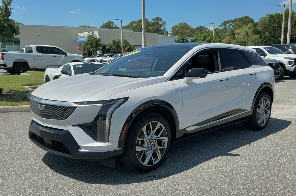 Crystal White Tricoat 2025 Cadillac OPTIQ SUV / Crossover All-Wheel Drive 1-Speed Automatic