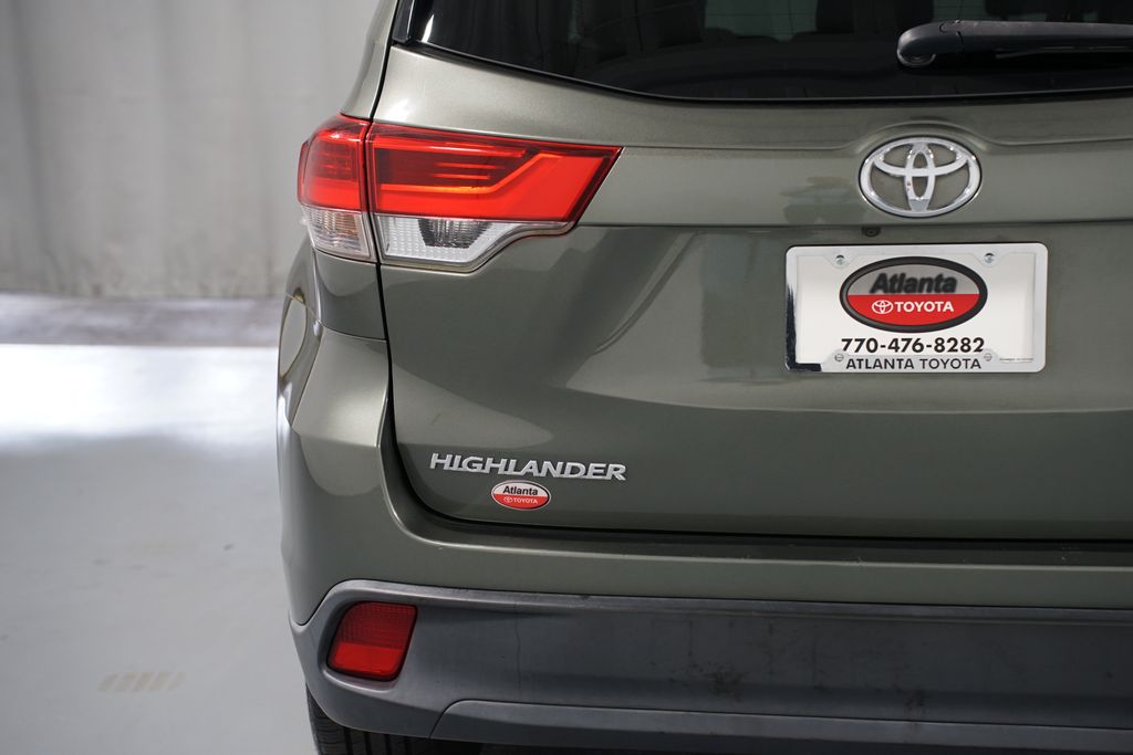 Thumbnail: 2018 Toyota Highlander - 10