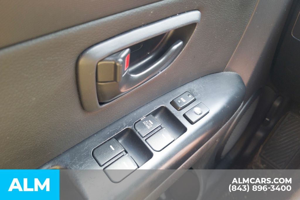 Used 2013 Red Kia Base image 14