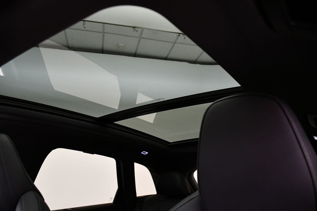 Thumbnail: 2025 Audi SQ5 - 16