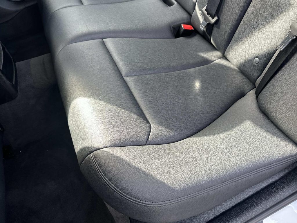 Thumbnail: 2015 BMW 3 Series - 29