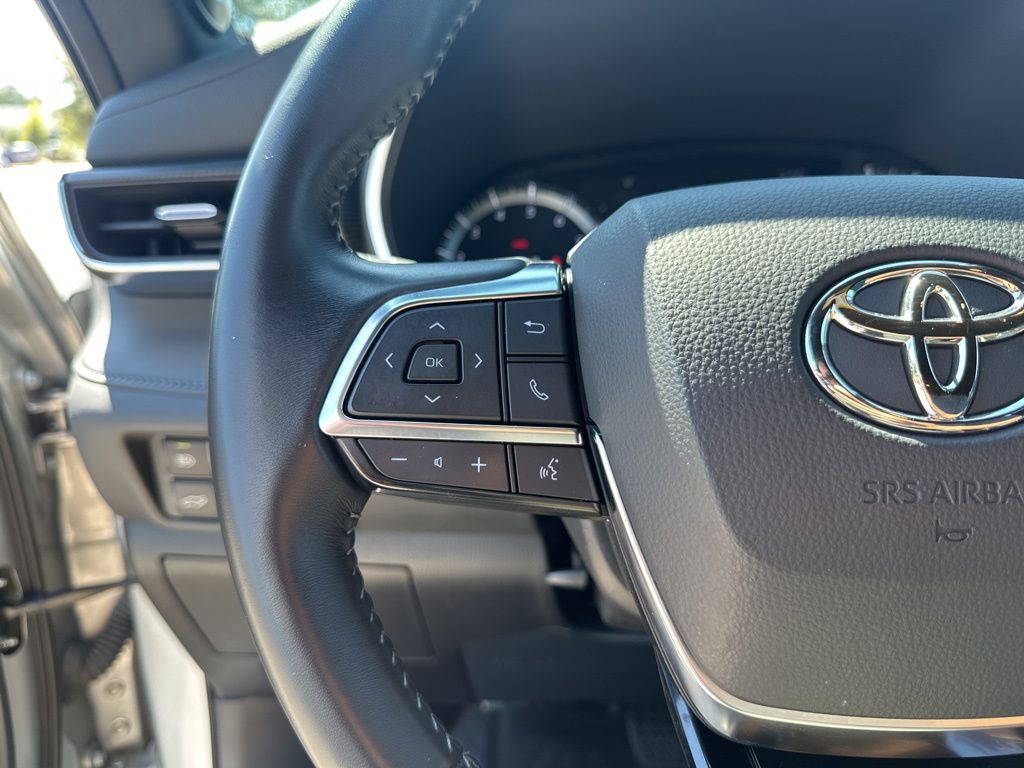 Used Car 2021 Toyota Highlander  Xse For Sale Under $40,000 In Austin, Texas