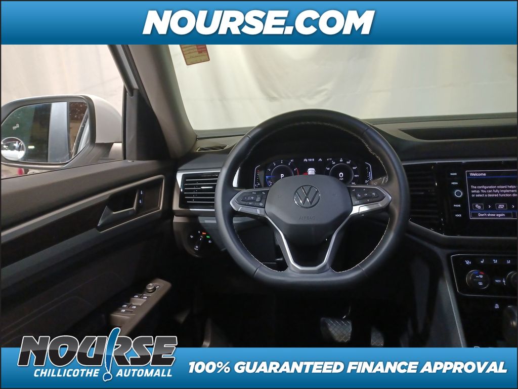 2023 Volkswagen Atlas 2.0T SE w/Technology photo
