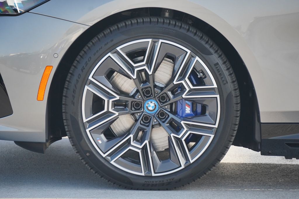 2025 BMW i5 xDrive40 5