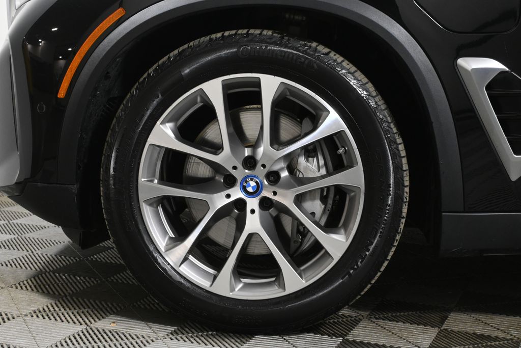 Thumbnail: 2025 BMW X5 - 12