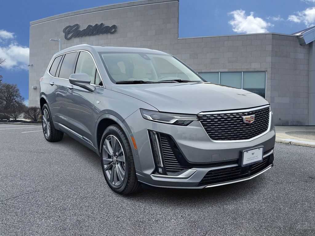 2025 Cadillac XT6 Premium Luxury 2