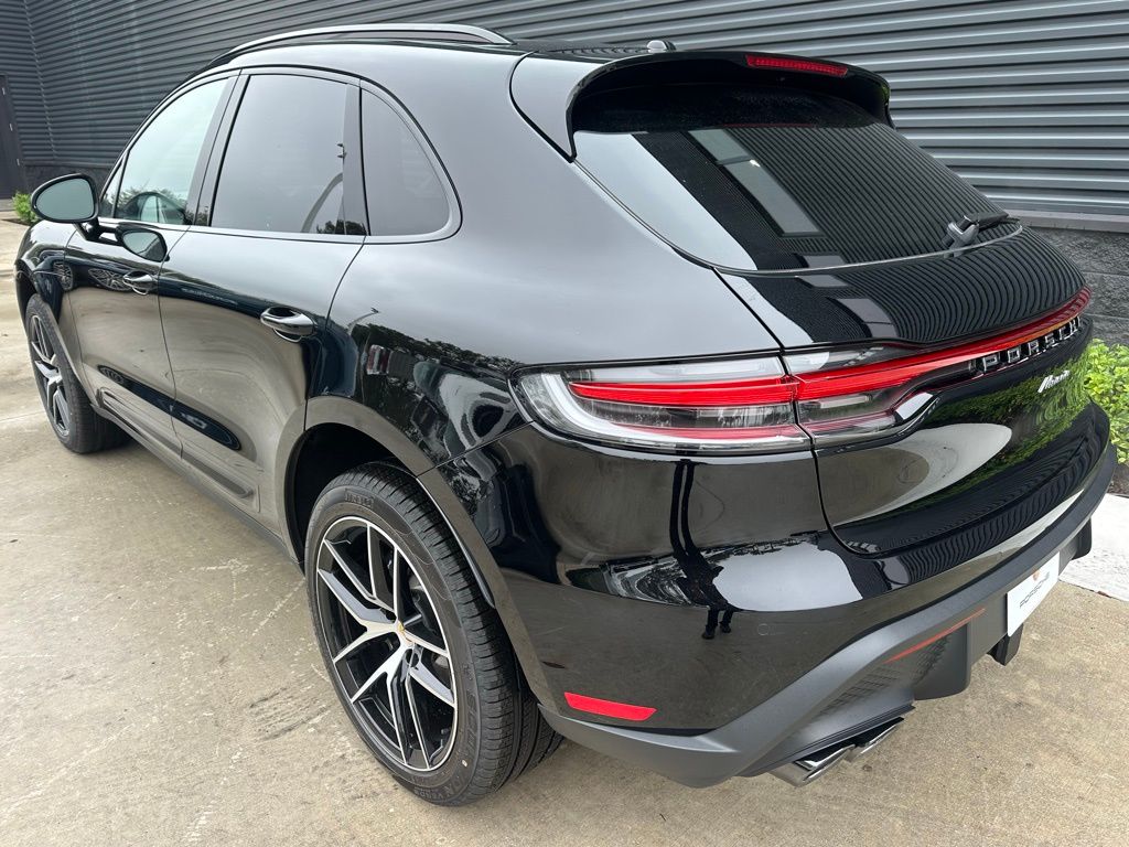 2025 Porsche Macan  3