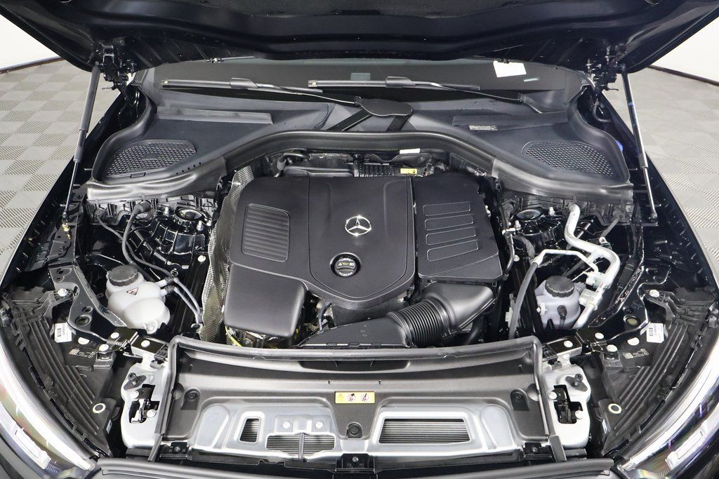 Thumbnail: 2026 Mercedes-Benz GLC - 9