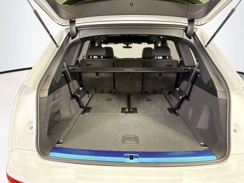 Thumbnail: 2026 Audi Q7 - 27