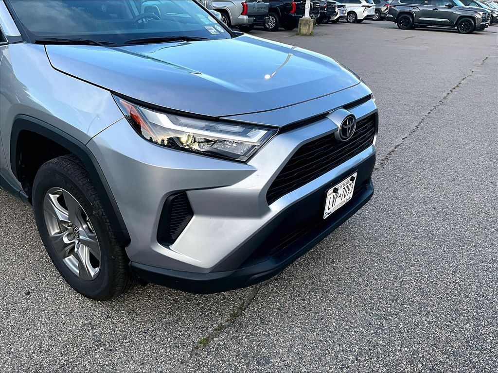 2025 Toyota RAV4 Hybrid — photo 8