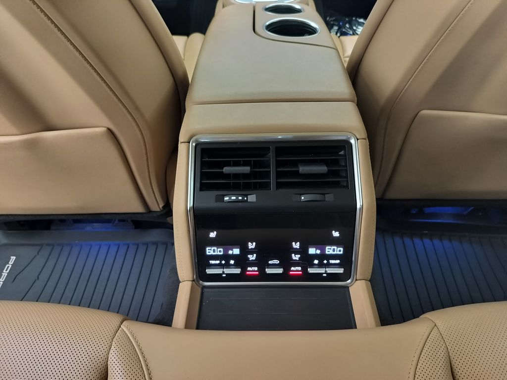 Thumbnail: 2023 Porsche Panamera - 25