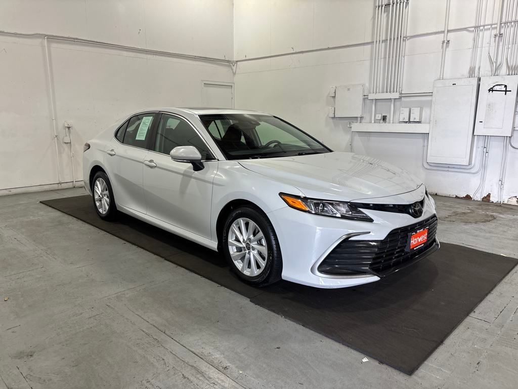 2022 Toyota Camry LE photo