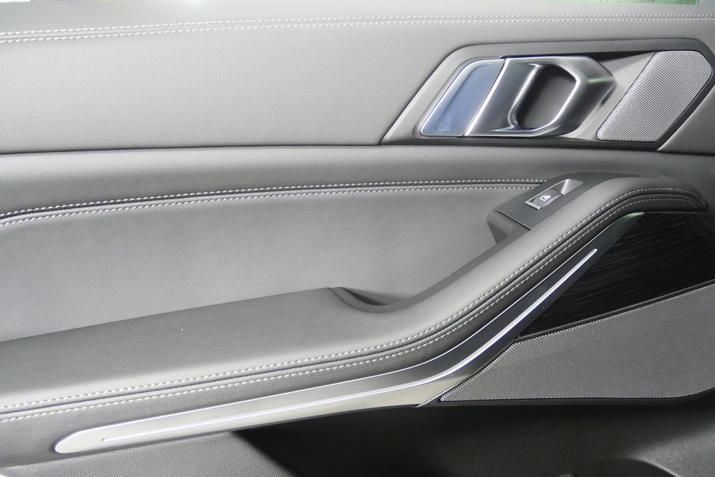 Thumbnail: 2026 BMW X5 - 13