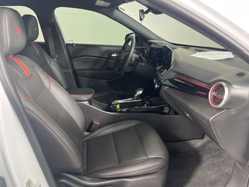 Thumbnail: 2025 Chevrolet Trax - 8