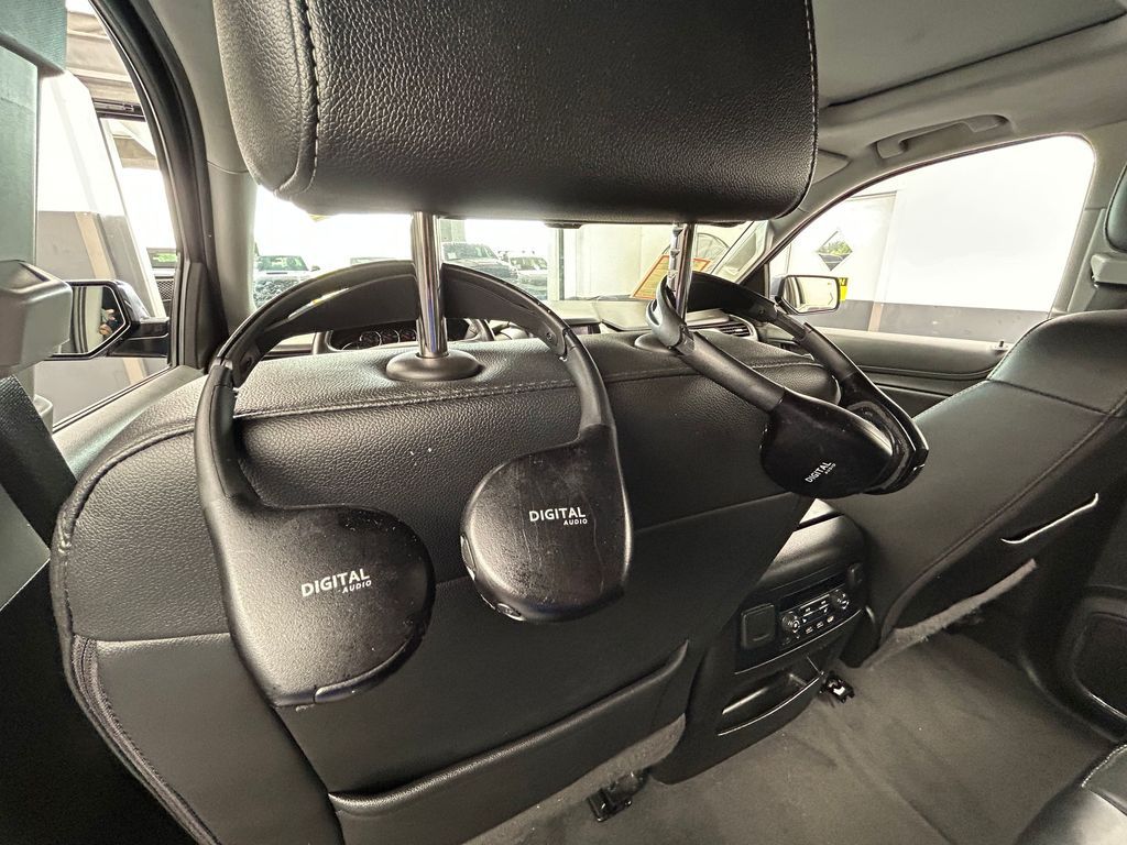 Used 2020 Shadow Gray Metallic Chevrolet LT image 38