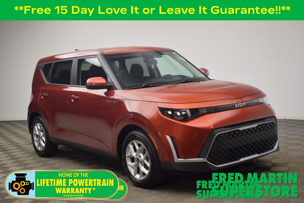 Mars Orange 2023 Kia Soul LX FWD SUV / Crossover Front-Wheel Drive Continuously Variable Transmission