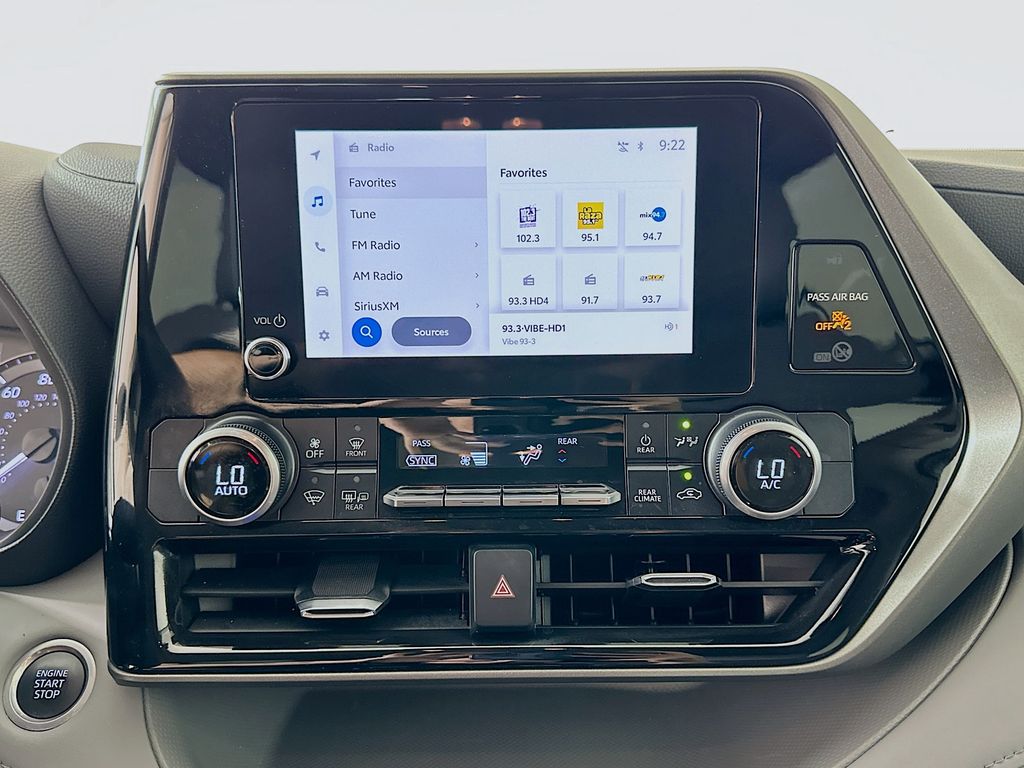 2024 Toyota Highlander LE 14
