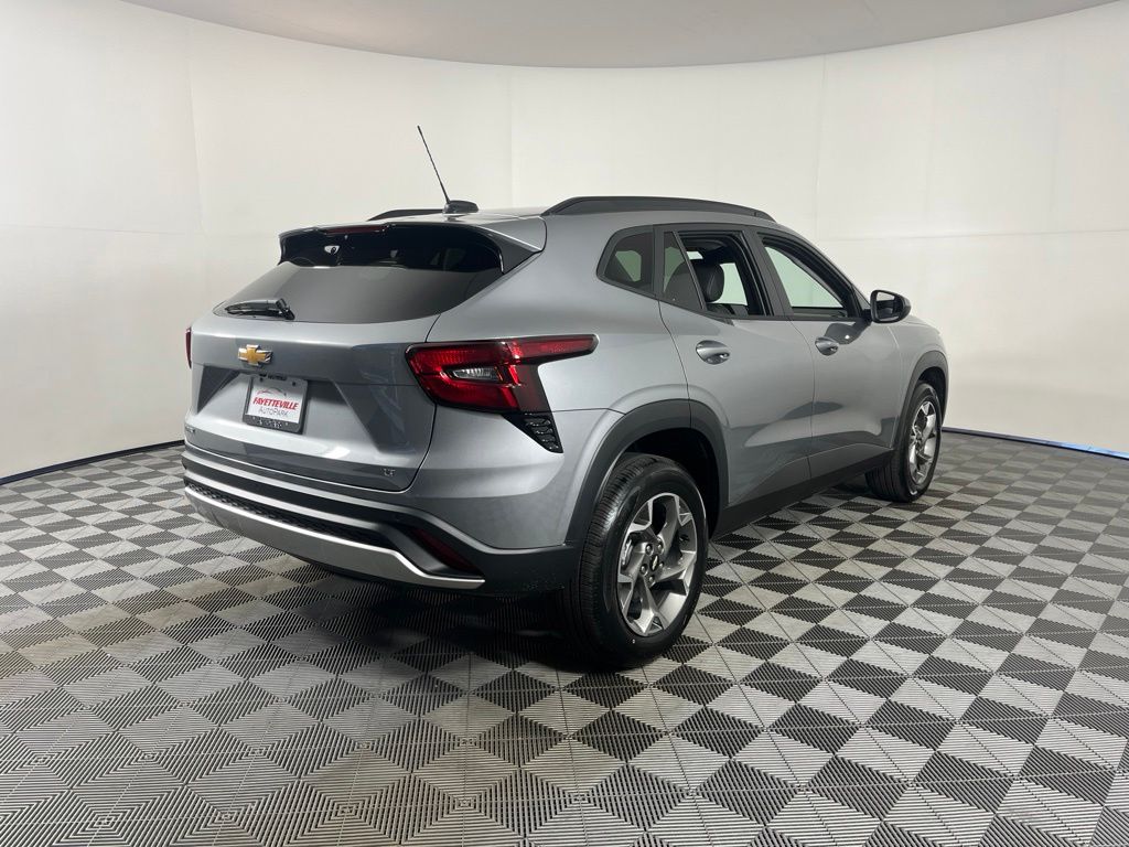 Thumbnail: 2026 Chevrolet Trax - 14