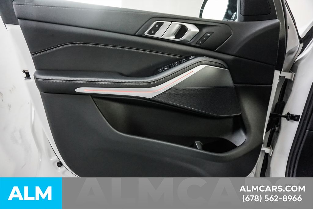 Used 2022 White BMW xDrive40i image 51