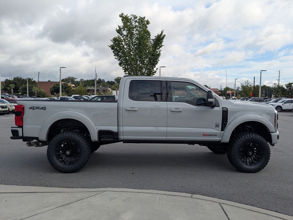 2025 Ford F-250 Super Duty Black Widow