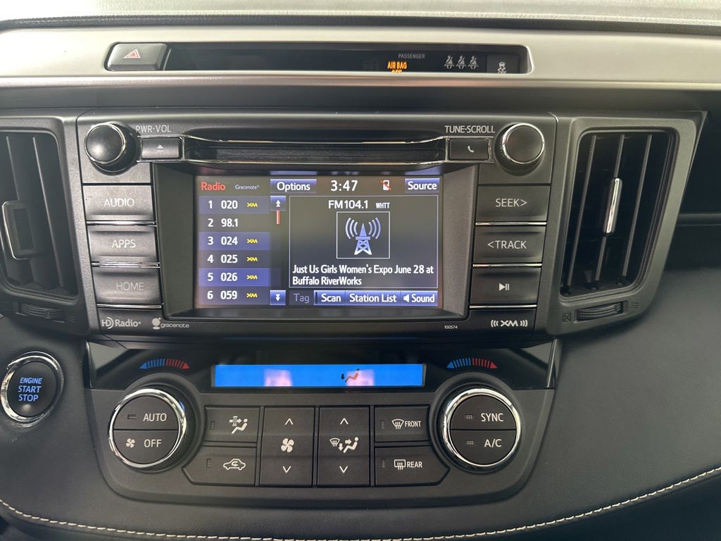 Used 2018 Gray Toyota XLE image 6