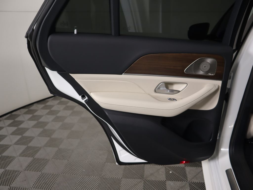 Thumbnail: 2026 Mercedes-Benz GLE - 28