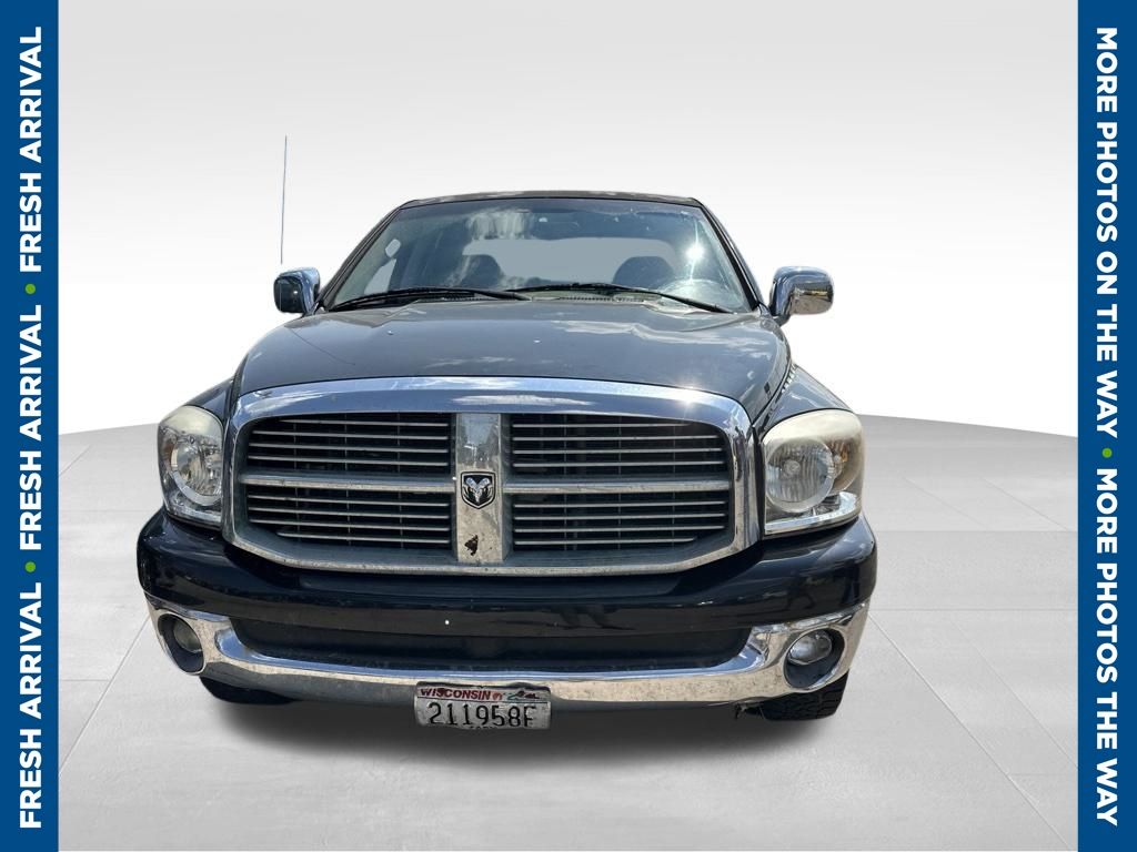 Brilliant Black Crystal Pearlcoat 2008 Dodge RAM 1500 Pickup Truck Four-Wheel Drive 5-Speed Automatic