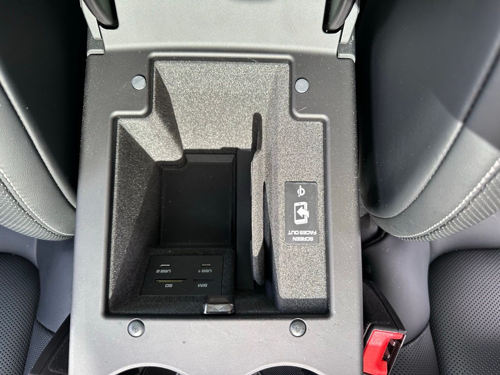 Thumbnail: 2025 Porsche Macan - 28