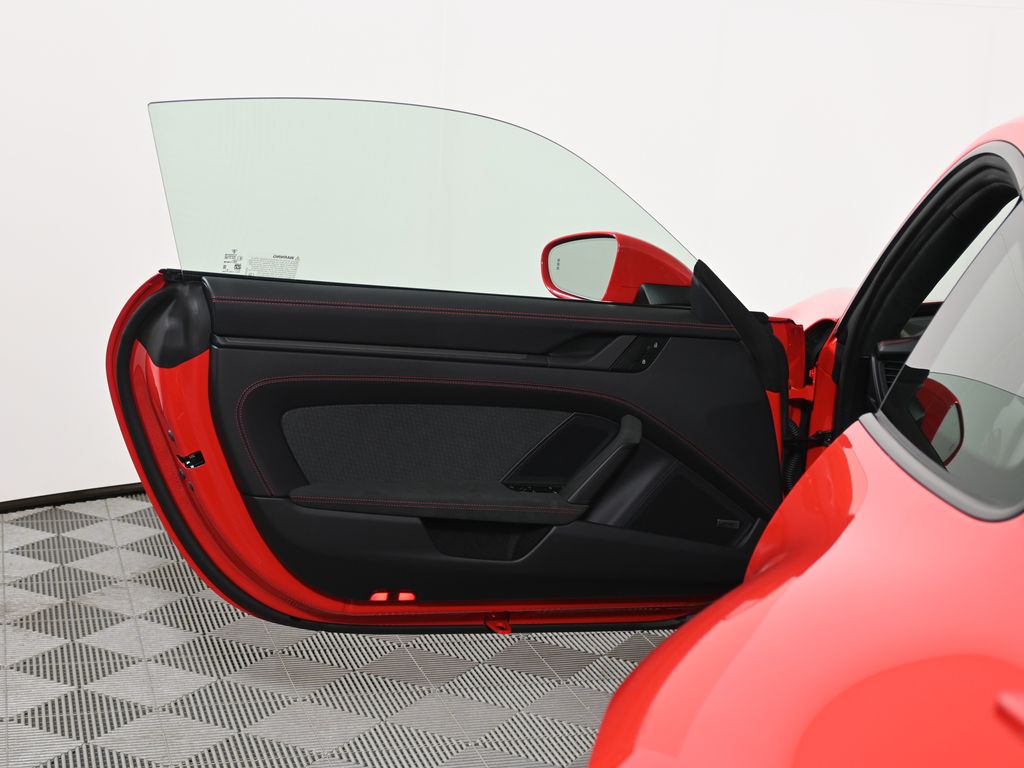 Thumbnail: 2026 Porsche 911 - 31