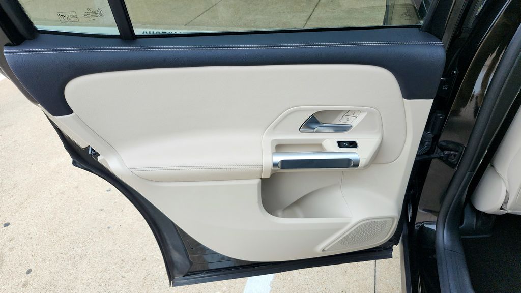 2023 Mercedes-Benz GLB