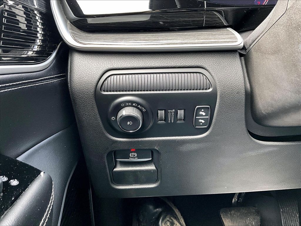 2022 Jeep Wagoneer — photo 27