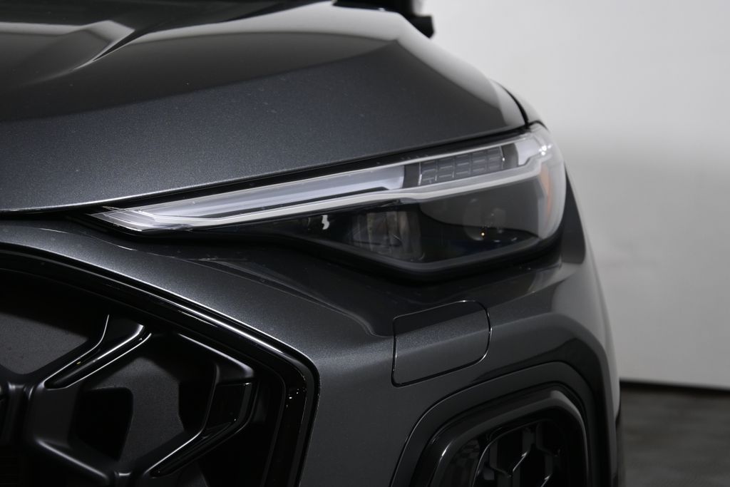 Thumbnail: 2026 Audi SQ5 - 11